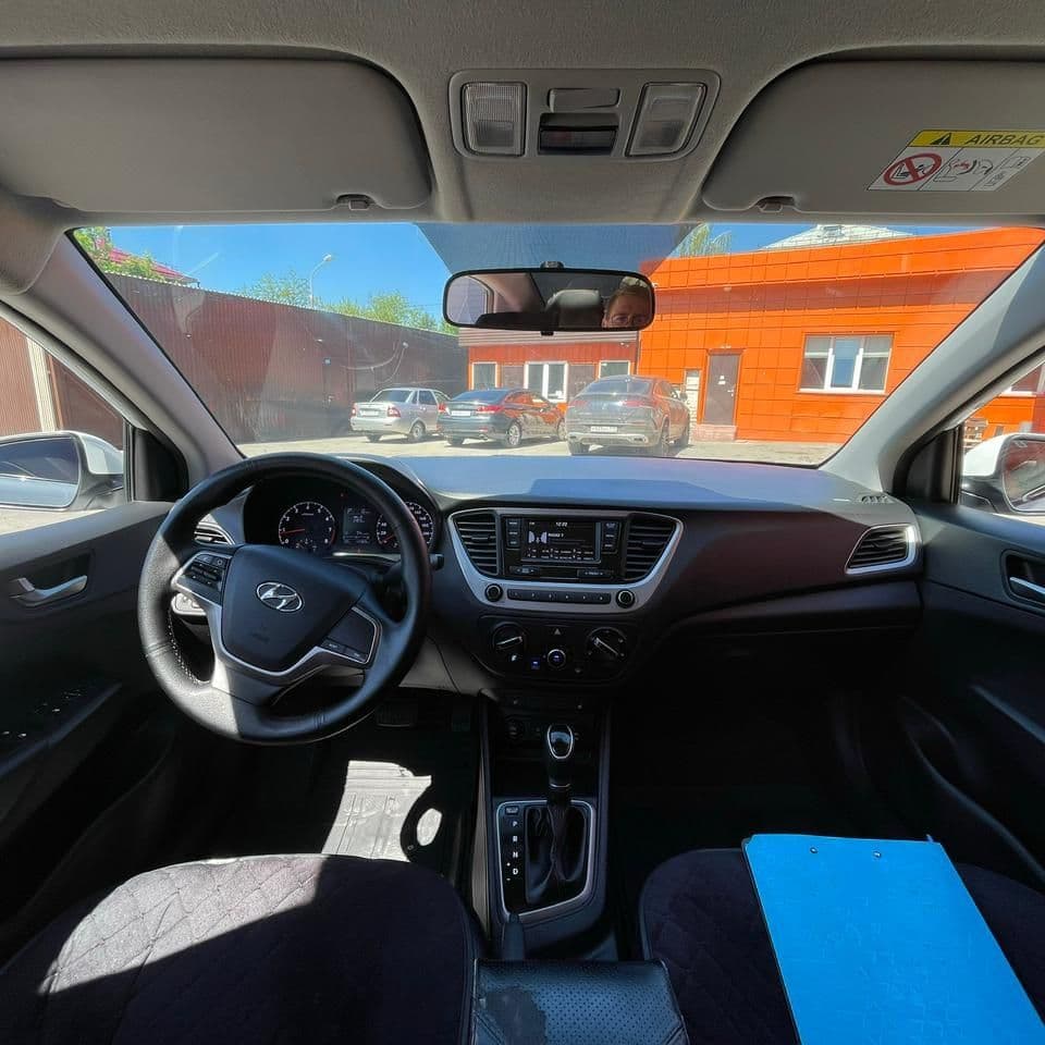 Купить Hyundai Solaris 1.6 АКПП