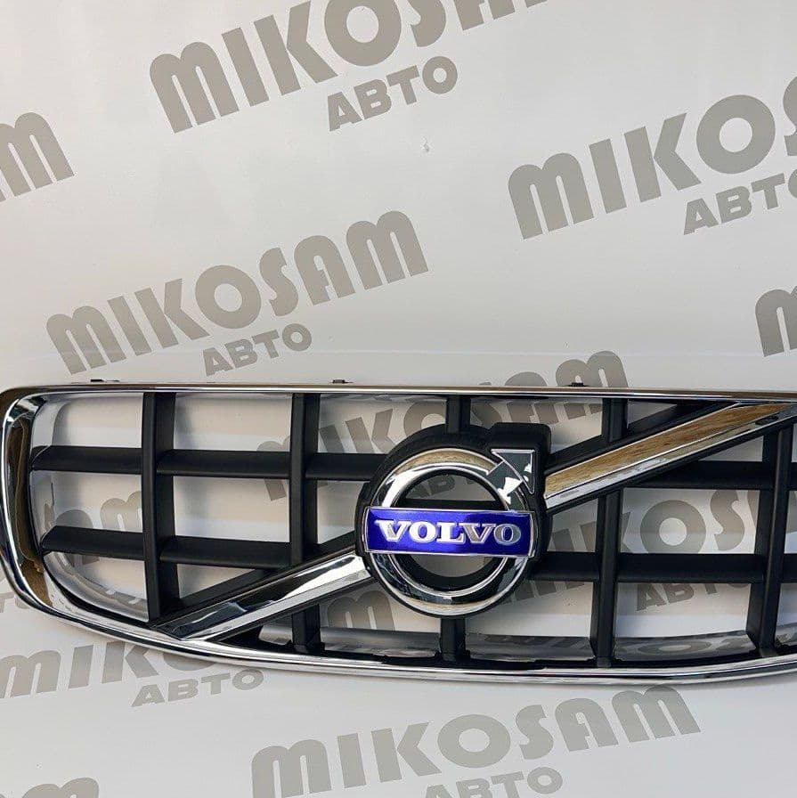Купить Решетка радиатора Volvo XC70 2008-2016