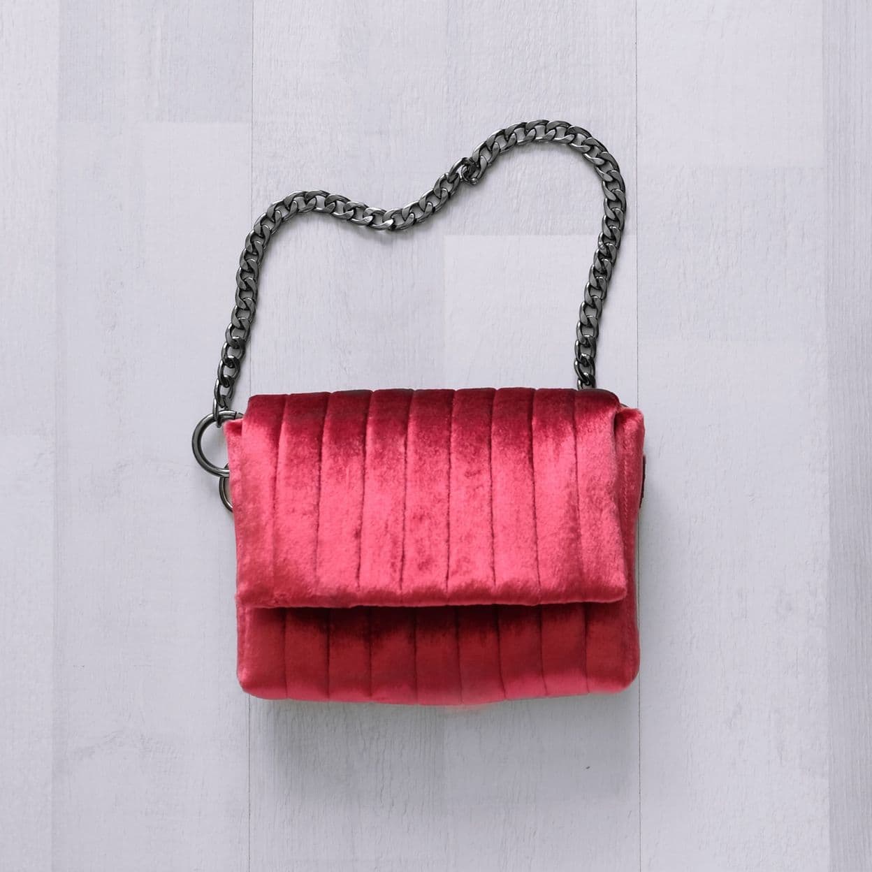 Купить Сумка стеганая AGLAIS в оттенке «Королевский рубин»