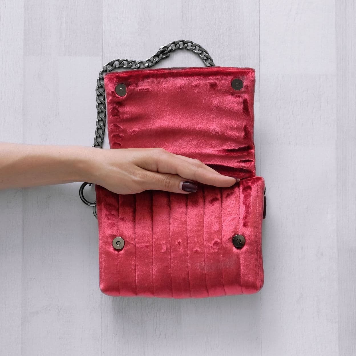 Купить Сумка стеганая AGLAIS в оттенке «Королевский рубин»