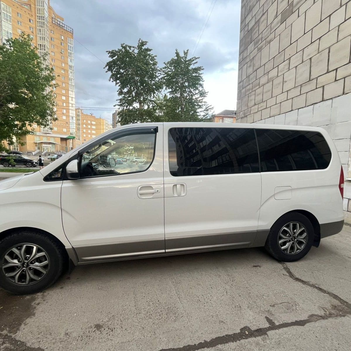 Купить Hyundai H-1 Дизель, 7+1