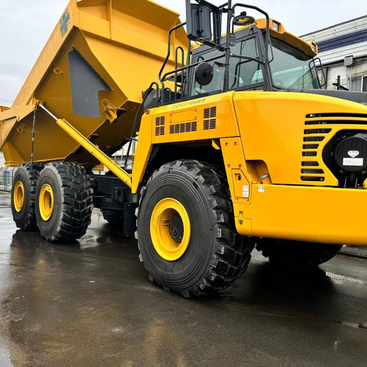 Купить Komatsu HM 400-5 новый