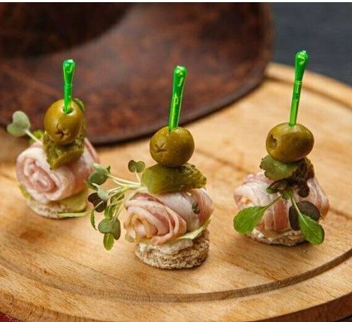 Купить Хлебички  с беконом и маринованными огурчиками 10 штук