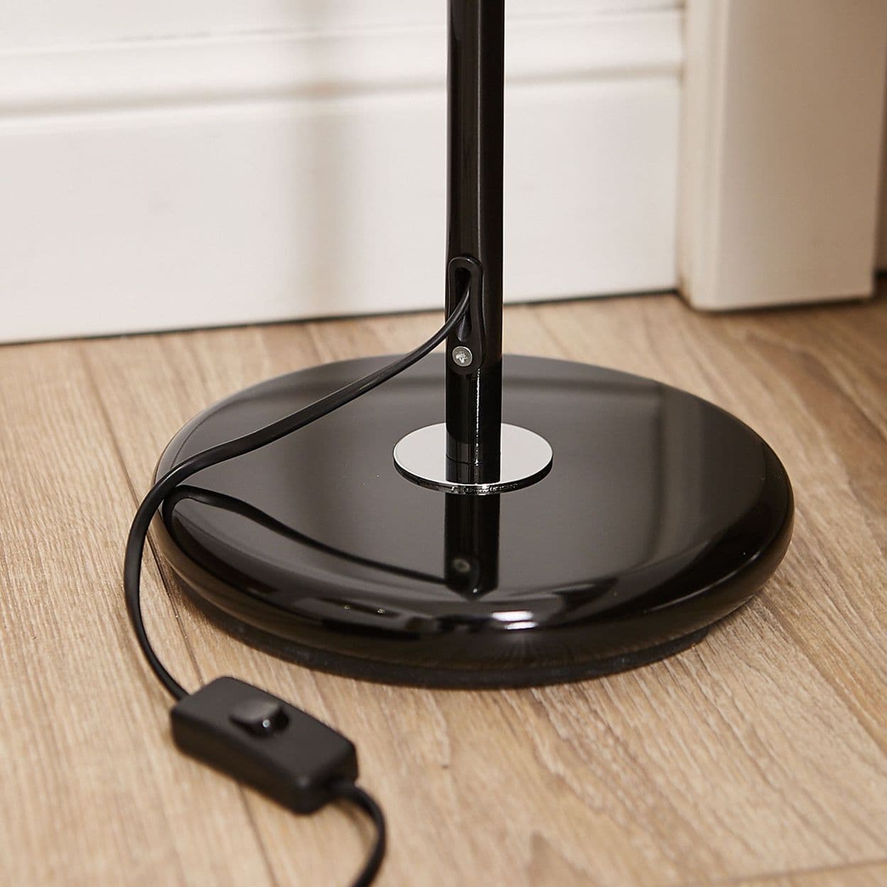 Купить Торшер напольный под лампу Е14, 60W, с регулировкой наклона UML-T702