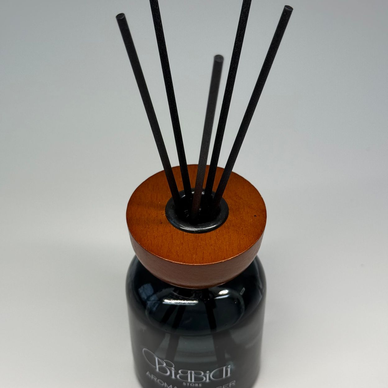 Купить Диффузор с ароматом "Пионы и кожа" - 150 мл