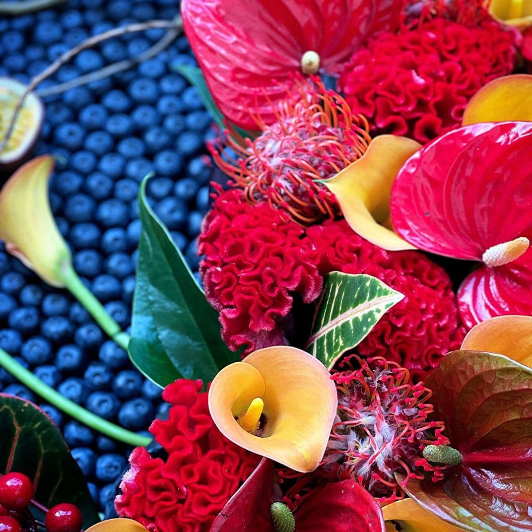 Купить Букет из ягод и цветов арт. 502