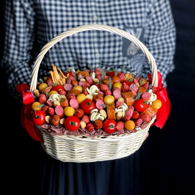 Колбасный букет с орешками