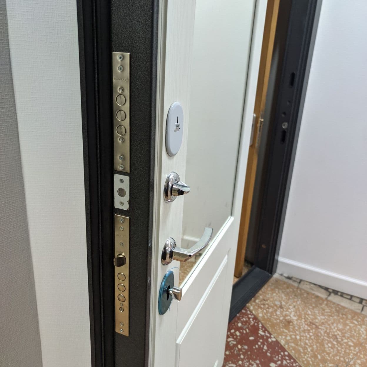 Купить Дверь входная "САНРЕМО", Атлант