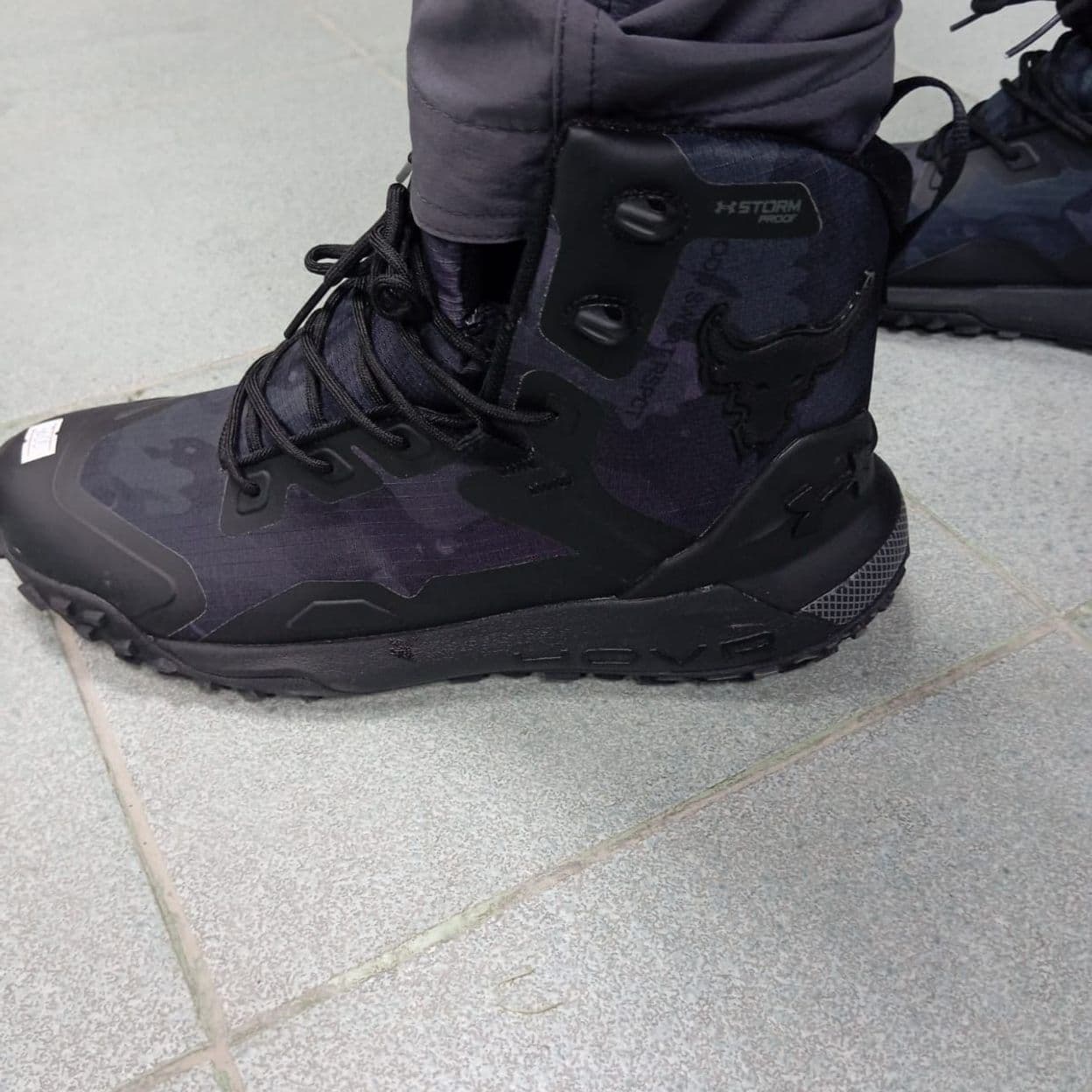 Купить кроссовки демисезонные under armour