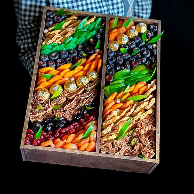 Купить Бокс из орехов и сухофруктов арт. 438