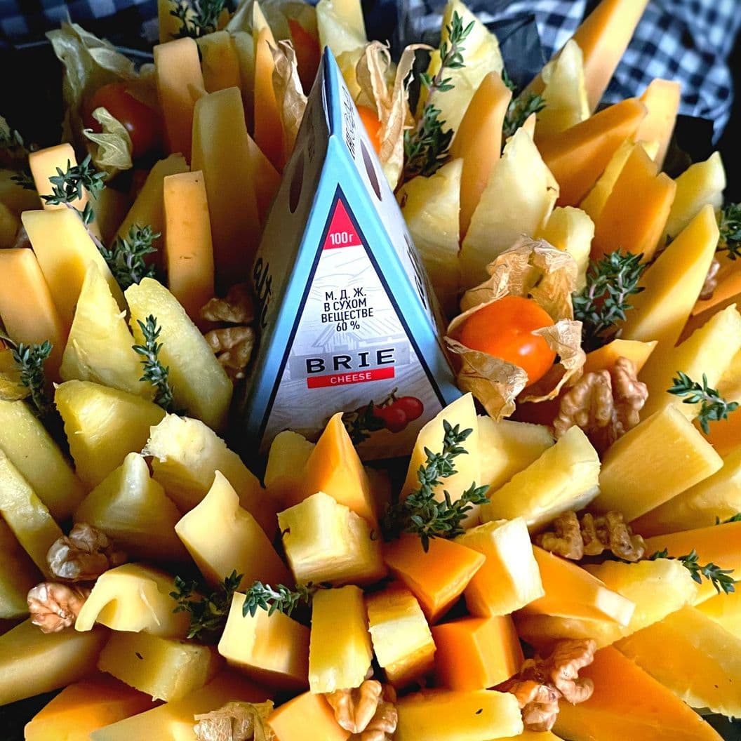 Купить Подарок из сыра и ананаса арт. 539