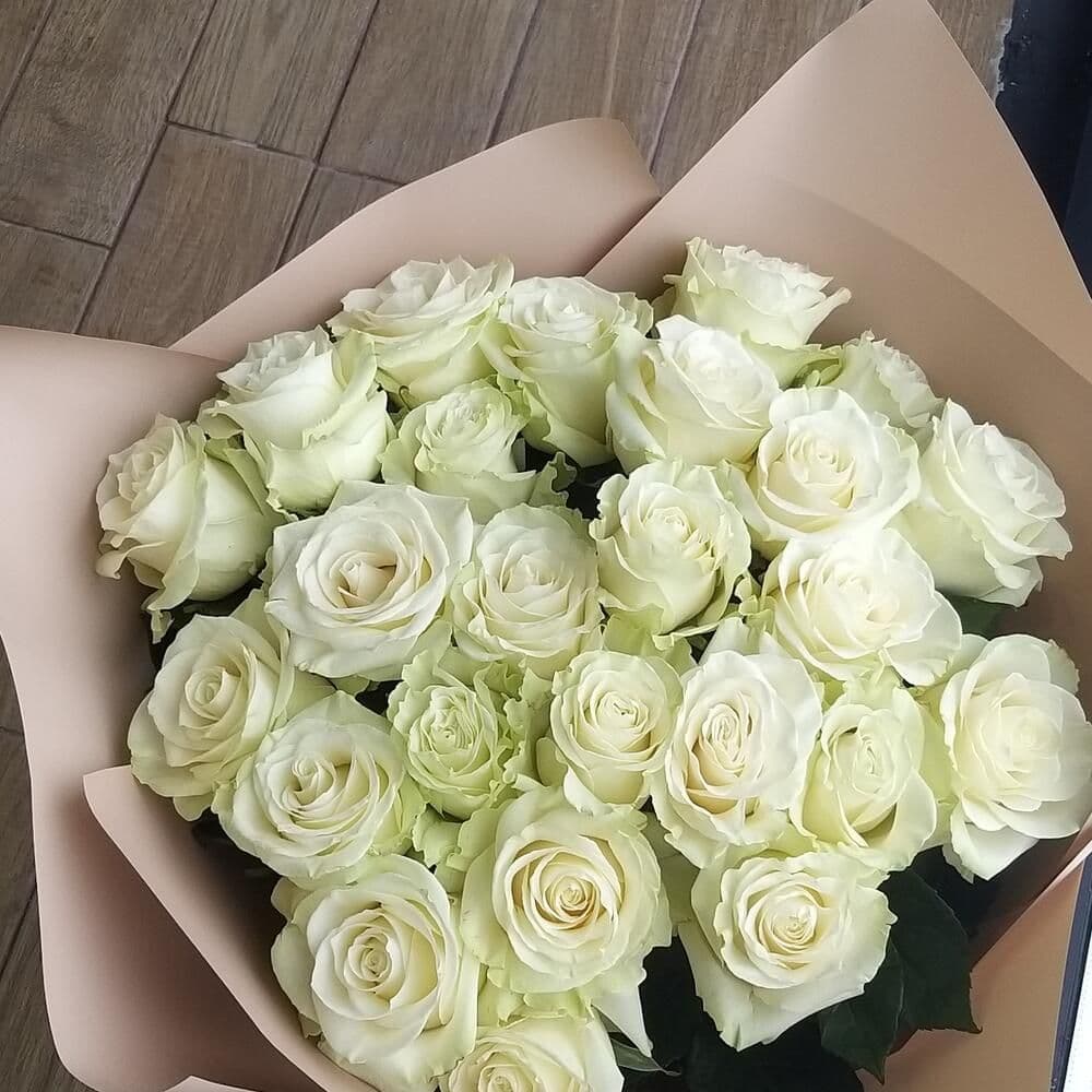 Купить Букет из 25 белых роз