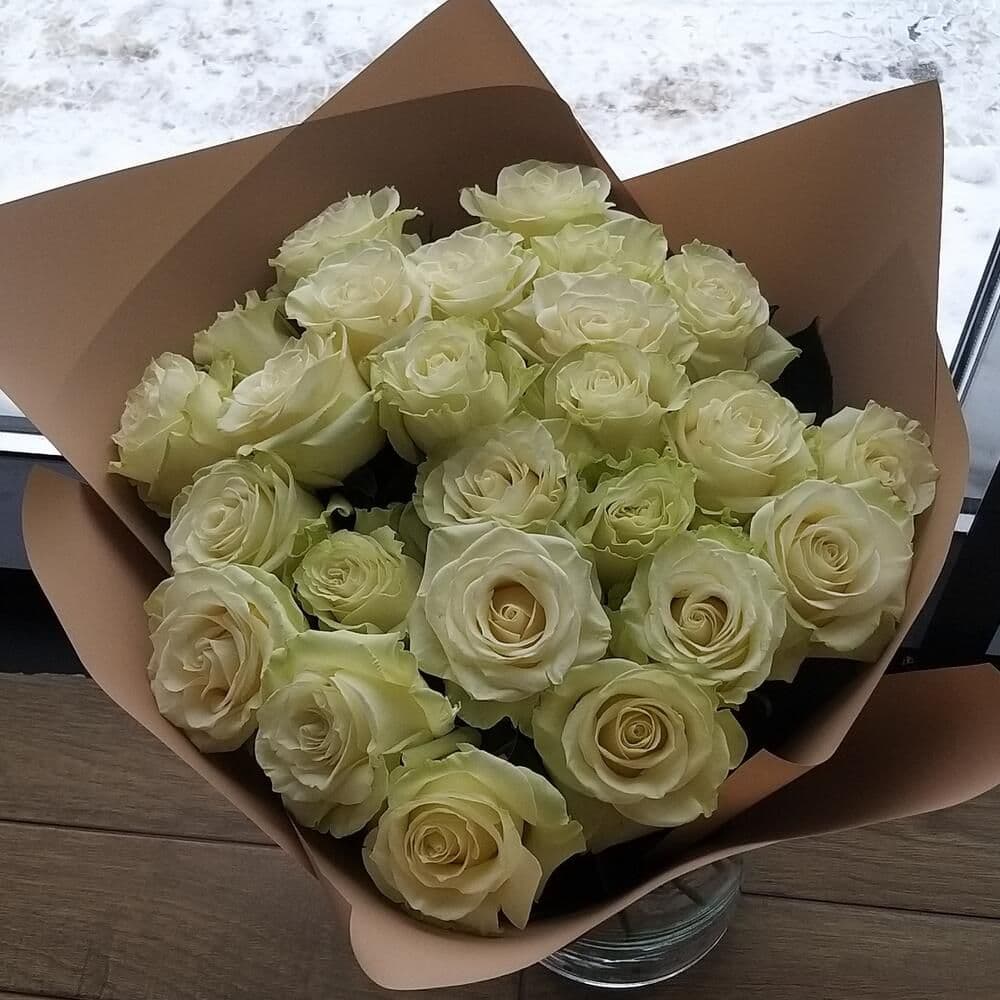 Купить Букет из 25 белых роз