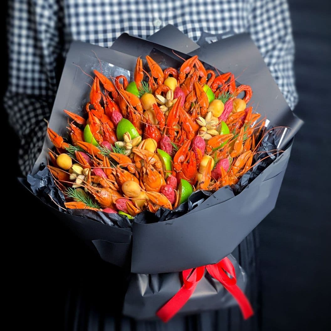 Купить Букет из раков и колбасок арт. 524
