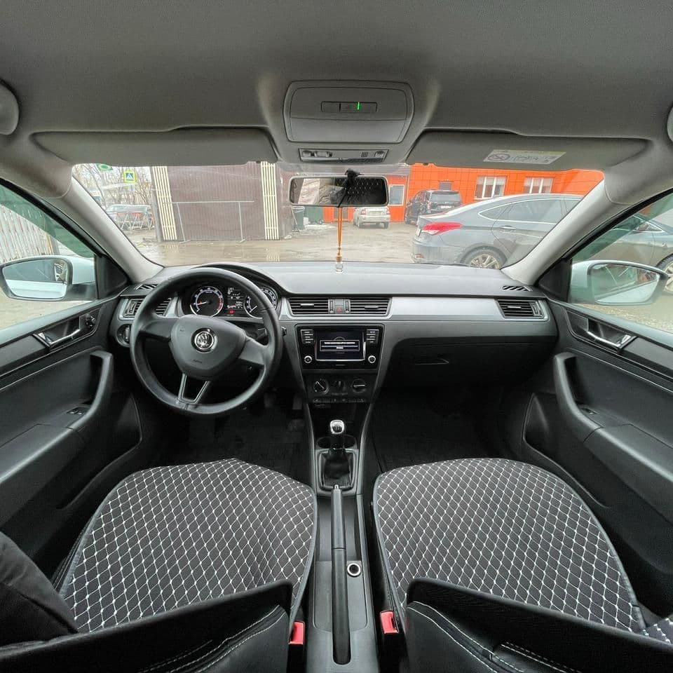 Купить Skoda Rapid МКПП 1.6, 6л/100км, лифтбек