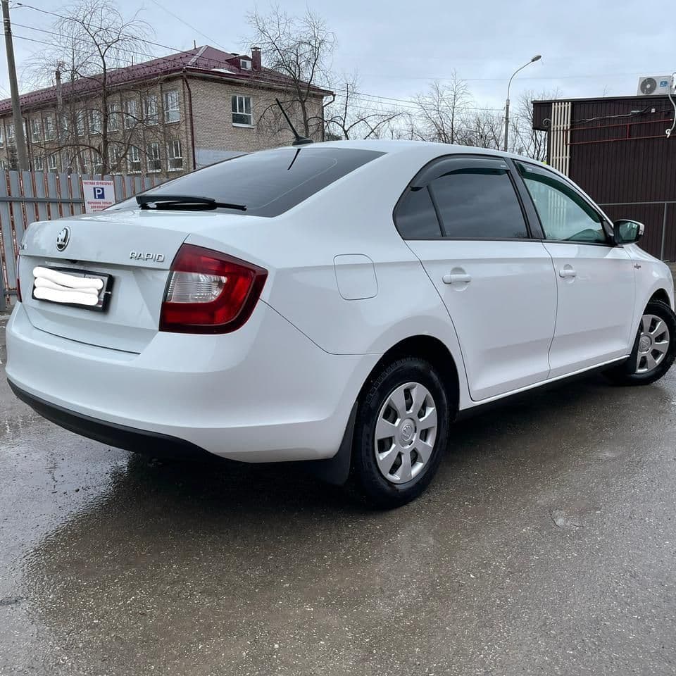 Купить Skoda Rapid МКПП 1.6, 6л/100км, лифтбек