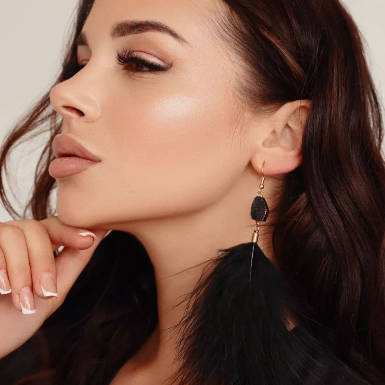 Купить Серьги «перья» белые и черные