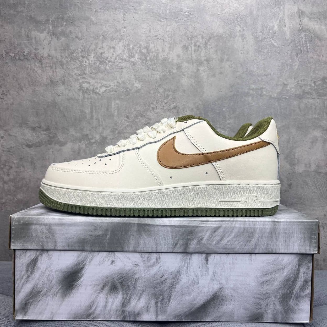 Купить Nike Air Force 1'07 LX White Brown