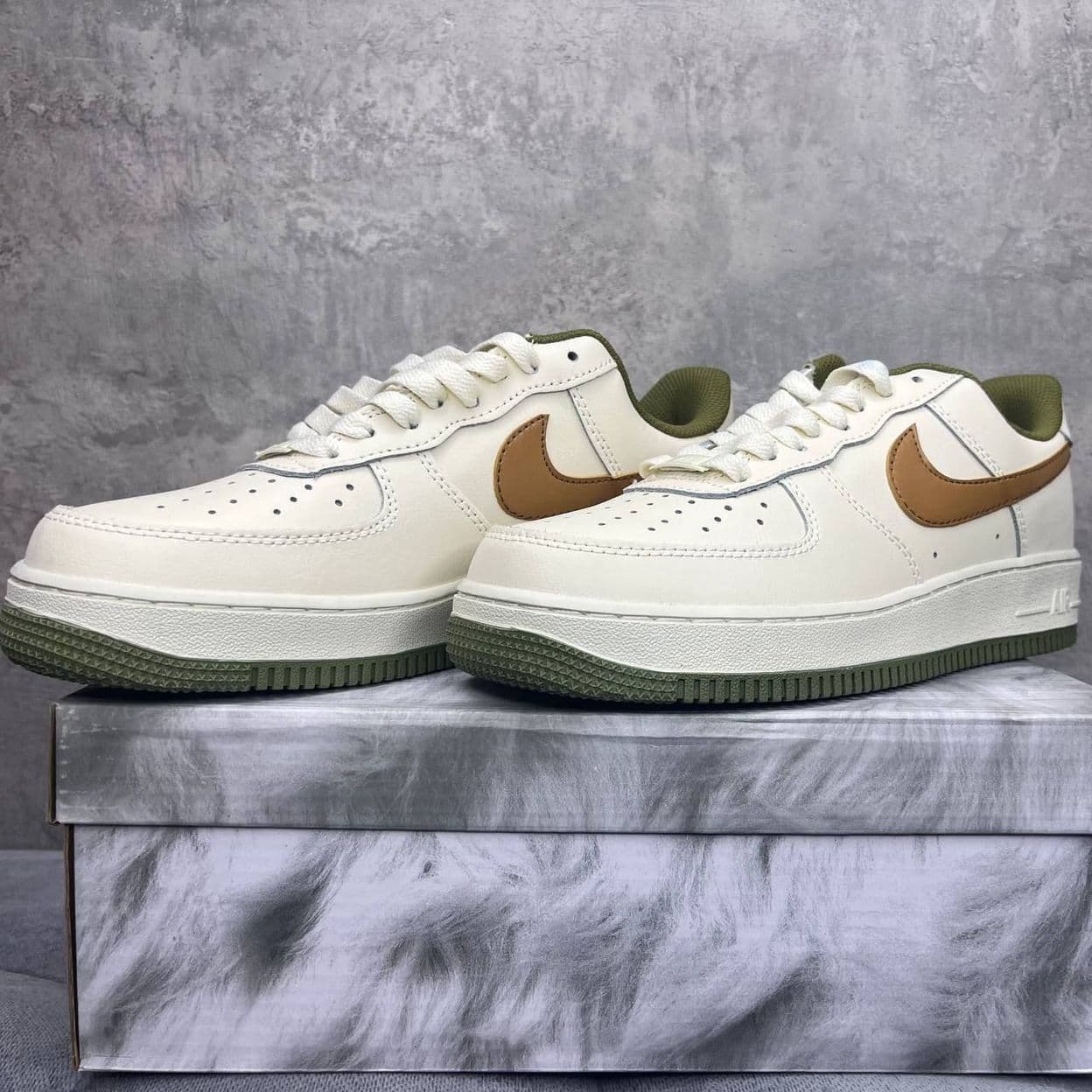 Купить Nike Air Force 1'07 LX White Brown