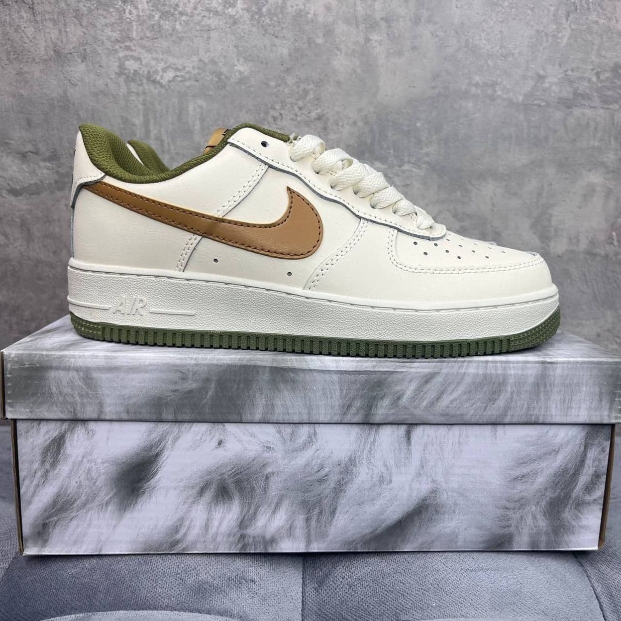 Купить Nike Air Force 1'07 LX White Brown