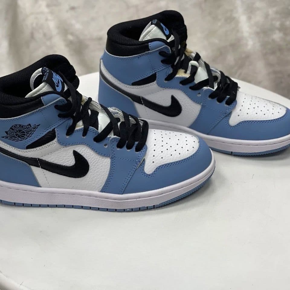 Купить Nike Air Jordan 1 High, University Blue (мех)