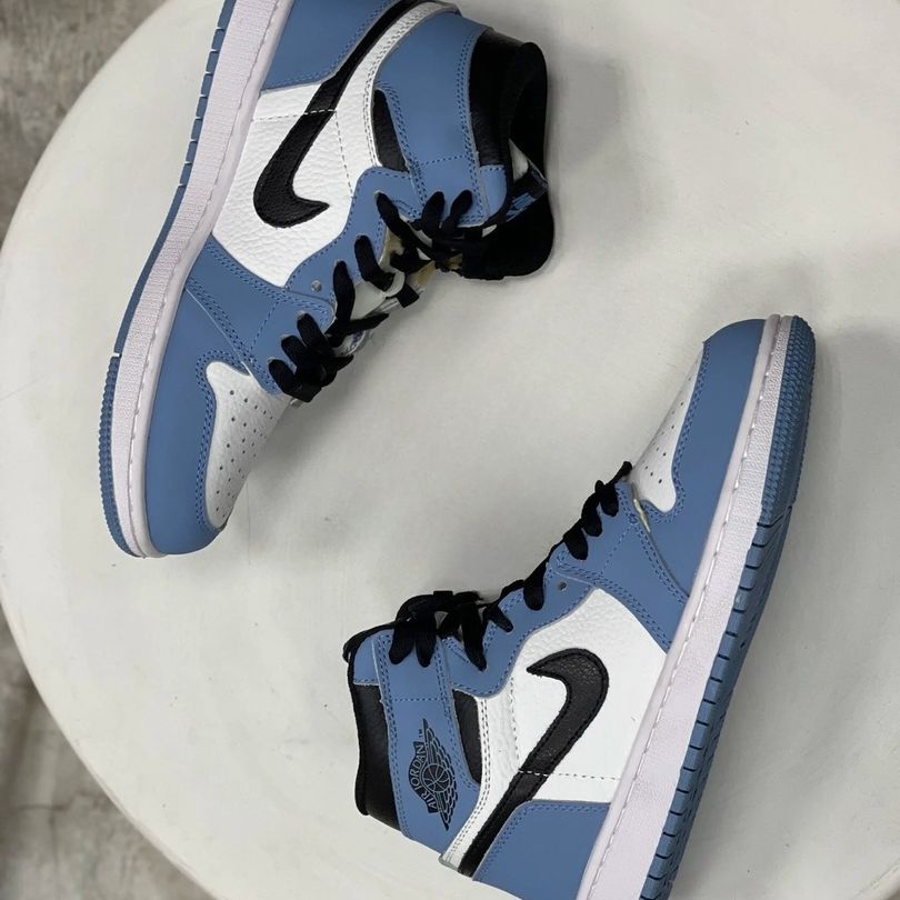 Купить Nike Air Jordan 1 High, University Blue (мех)
