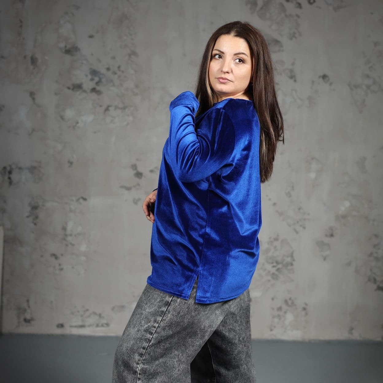 Купить Лонгслив из бархата синий