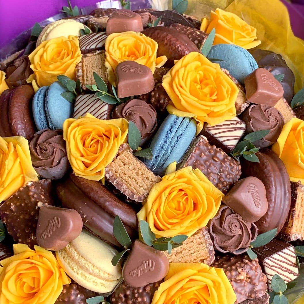Купить Букет из конфет и роз арт. 268