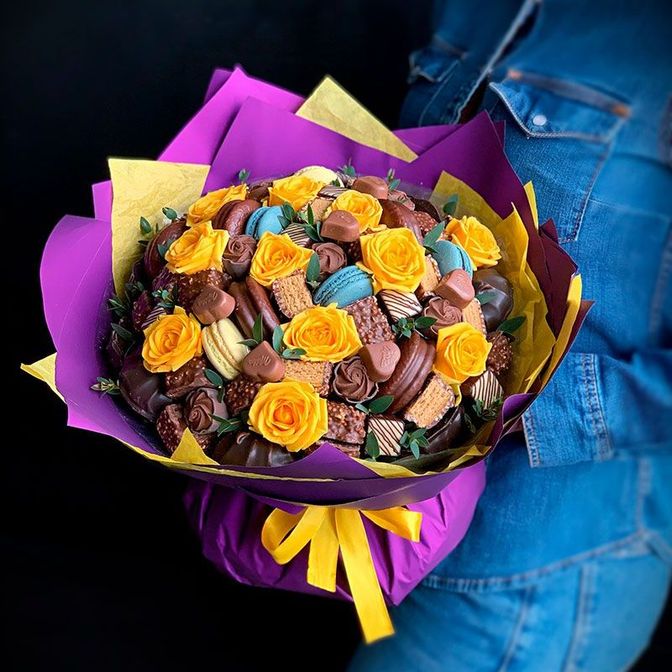 Букет конфет и роз