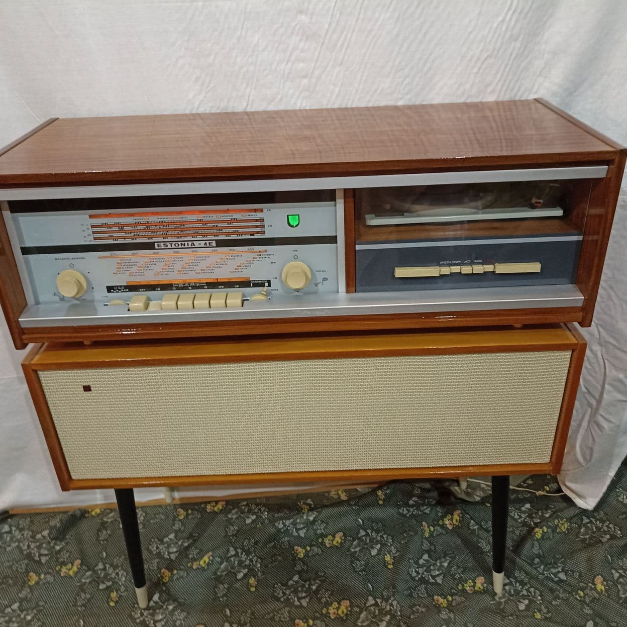 Купить Радиола Эстония 4Е экспортная с Bluetooth 1968г.в.