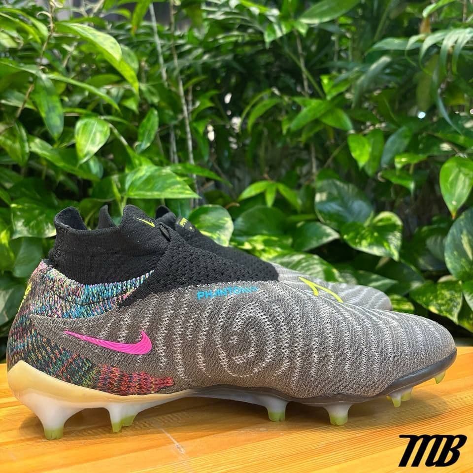 Купить Бутсы Nike Phantom GX Elite DF FG