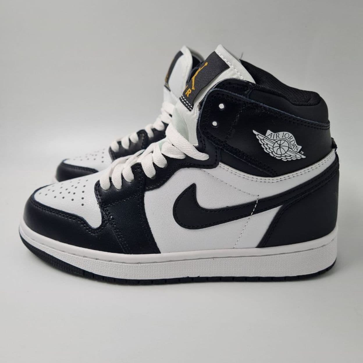 Купить Nike Air Jordan 1 High Panda Winter