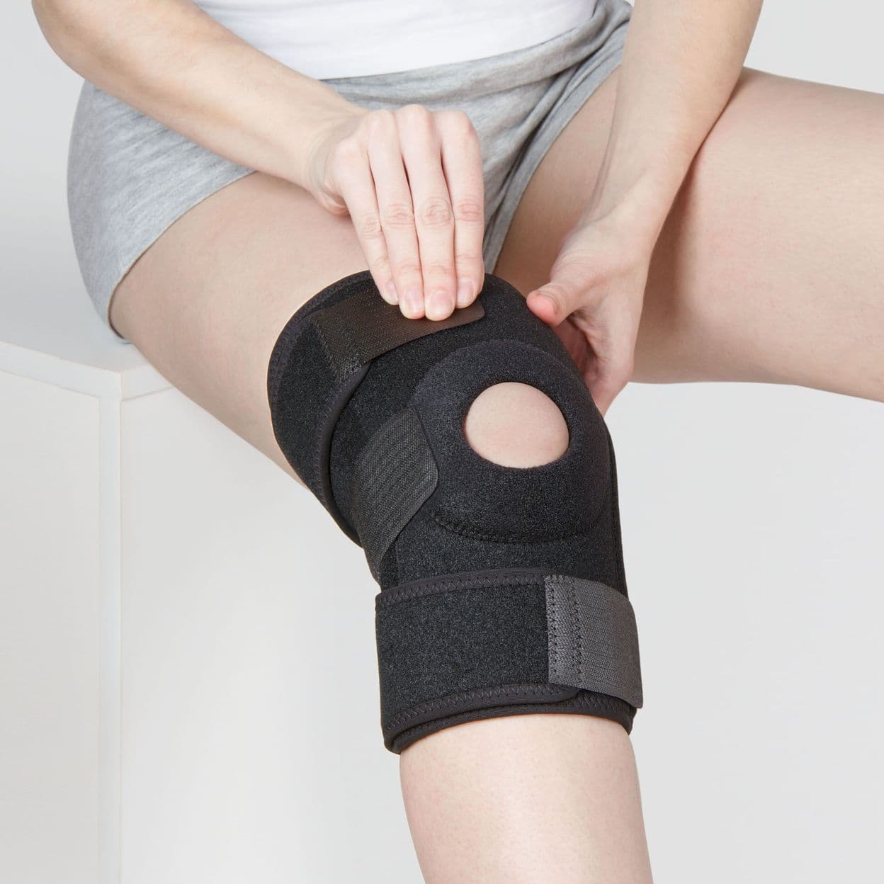 Купить Бандаж компрессионный фиксирующий на коленный сустав