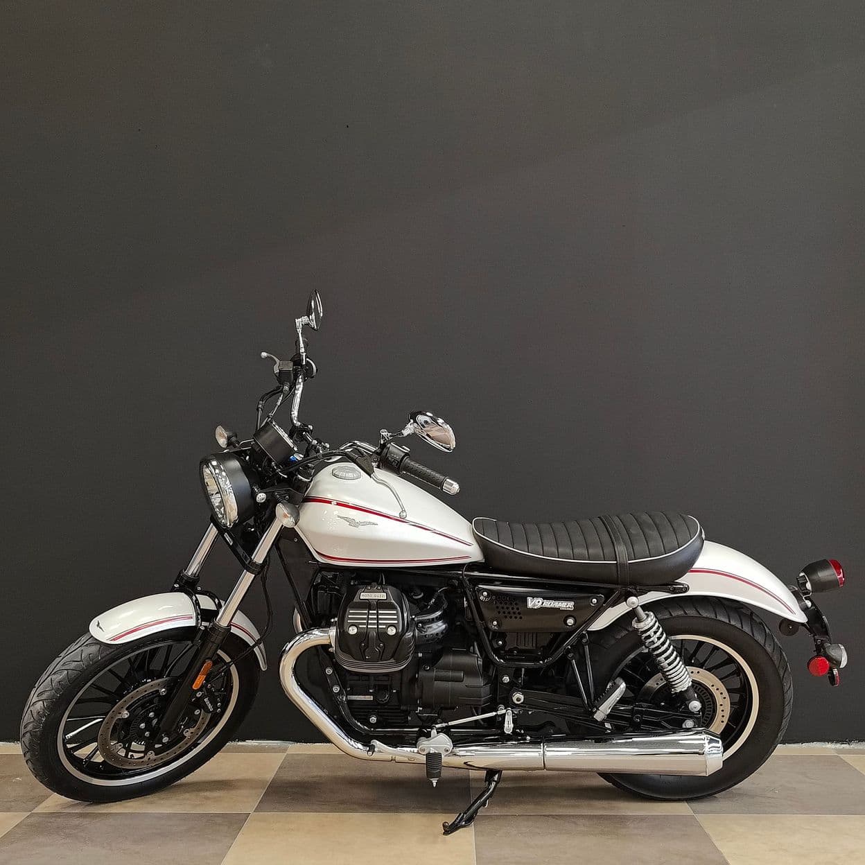 Купить Moto Guzzi V9 Roamer