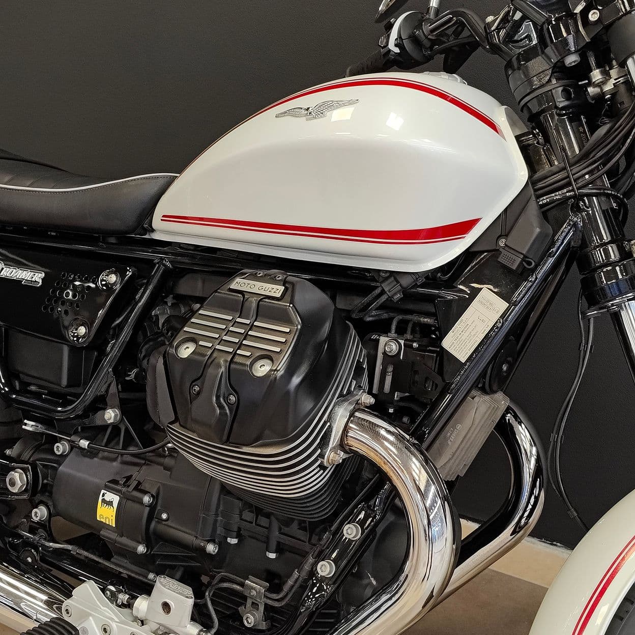 Купить Moto Guzzi V9 Roamer