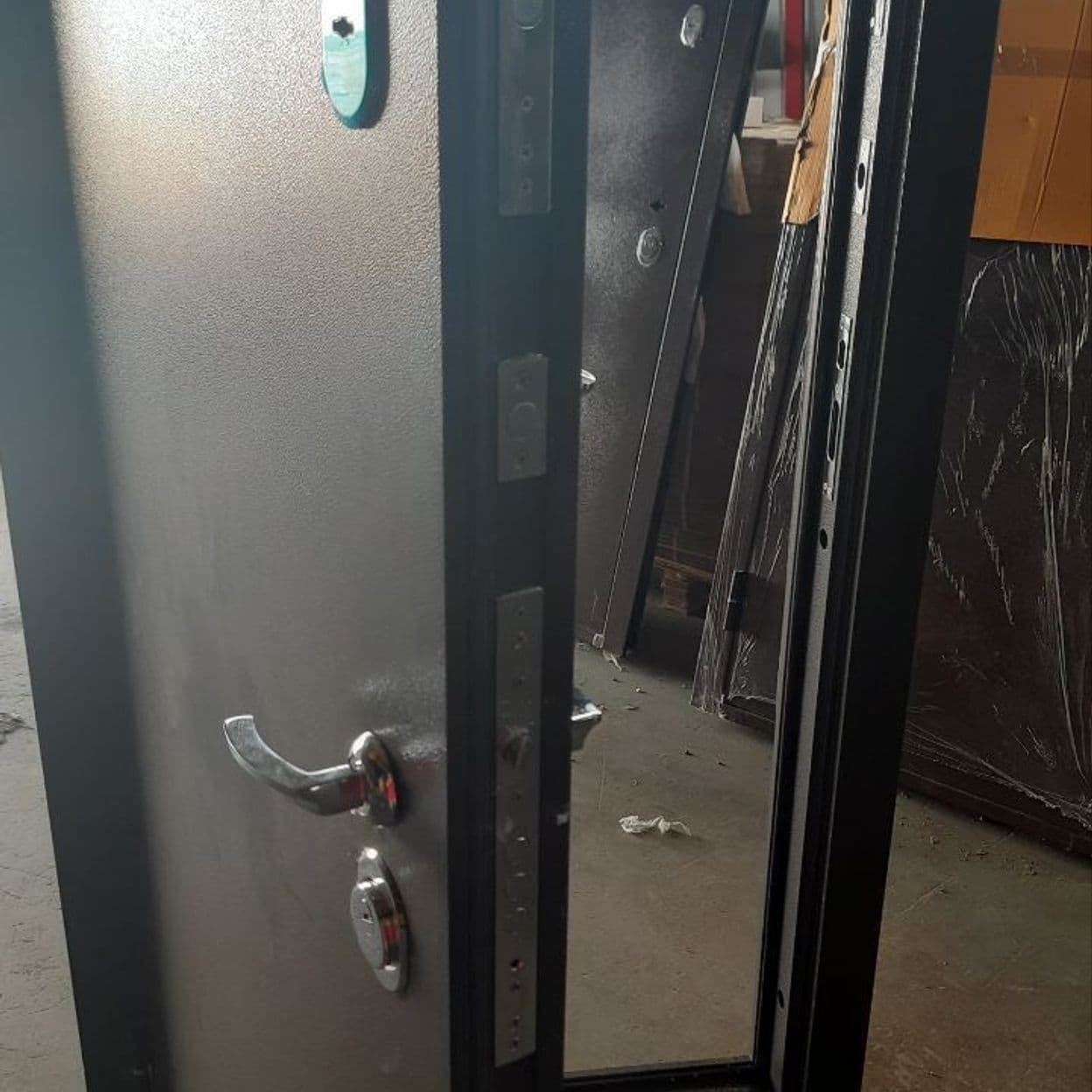 Купить Дверь входная "ТАЙГА 9" зеркало эмалит, Феррони