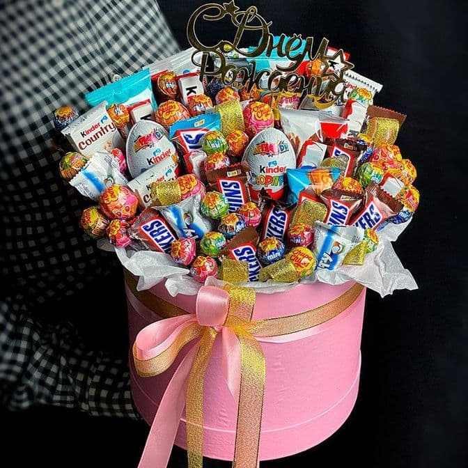 Шляпная коробка из батончиков