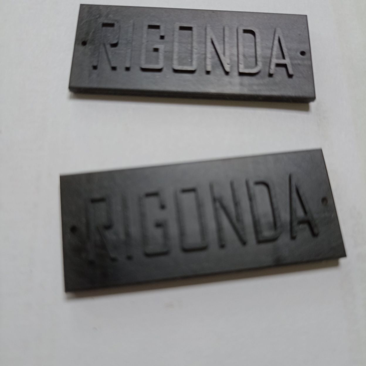 Купить Центр-щетка и шильдик для радиолы Ригонда