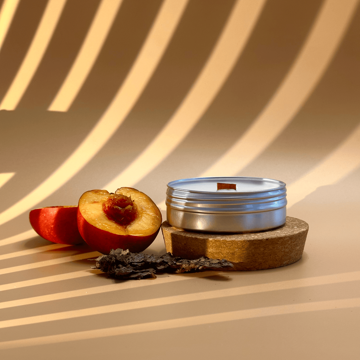 Купить Ароматическая свеча с деревянным фитилем  "Курортный роман"