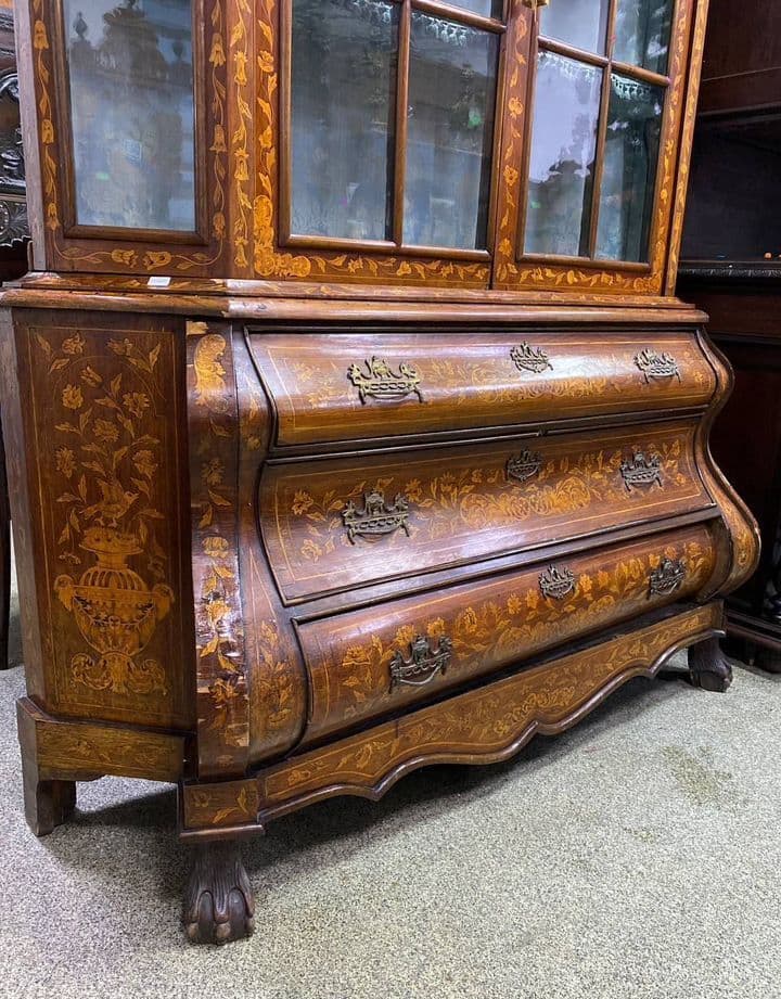 Купить Старинная витрина в стиле Чиппендейл