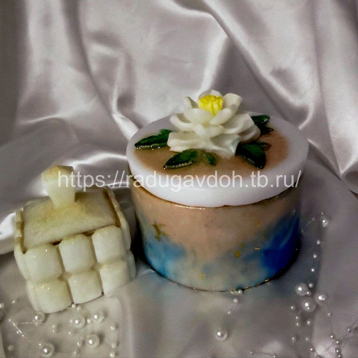 Купить 2 за 1 покупку! Шкатулка бело-голубая с древесной мукой,  с вязанкой "Лотос"-4  ( с подарком , маленькой шкатулкой) — Копия