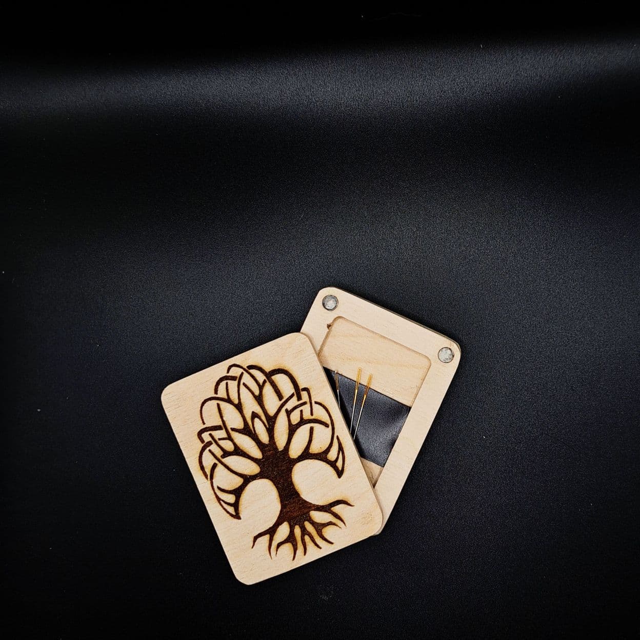 Купить Магнитная игольница деревянная "Дерево жизни"