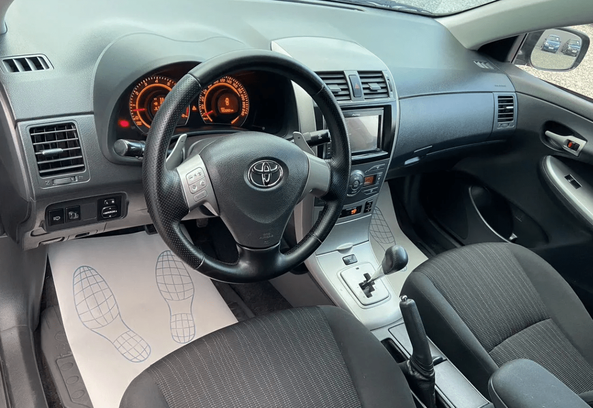 Купить Toyota Corolla 1.6 AMT, 2008, 198 000 км