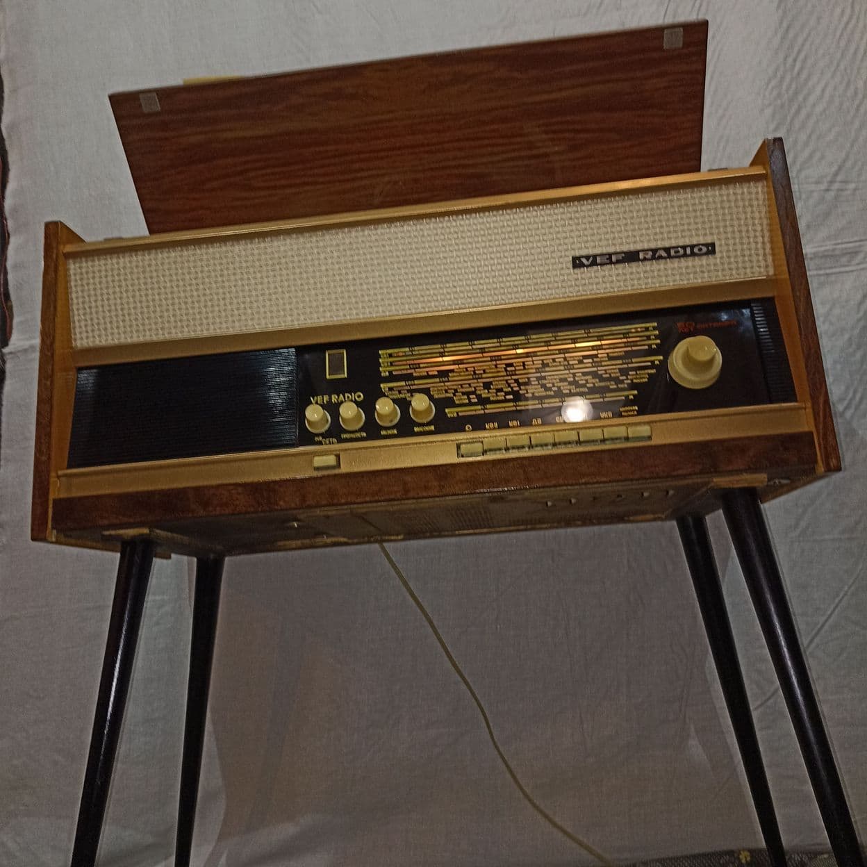 Купить Радиола VEF Radio Юбилейная 50 лет октября с блютуз