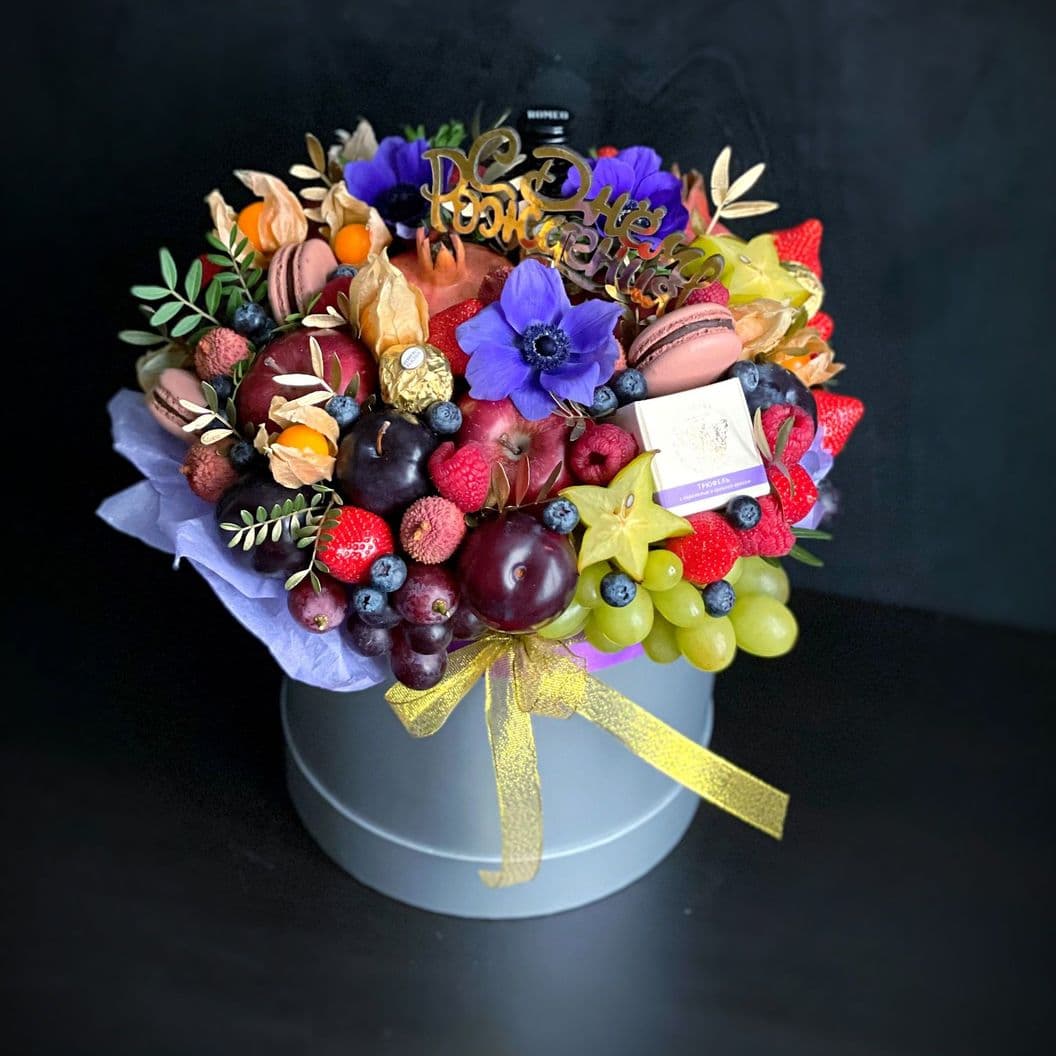 Купить Букет из фруктов с цветами арт. 395
