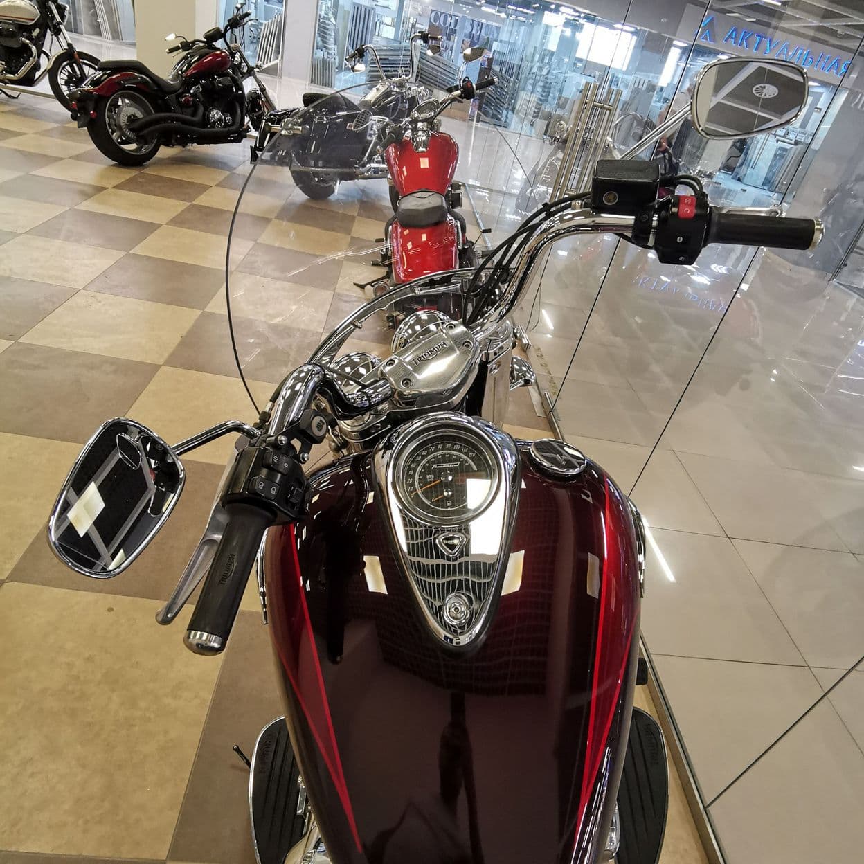 Купить Triumph Thunderbird Commander 1700