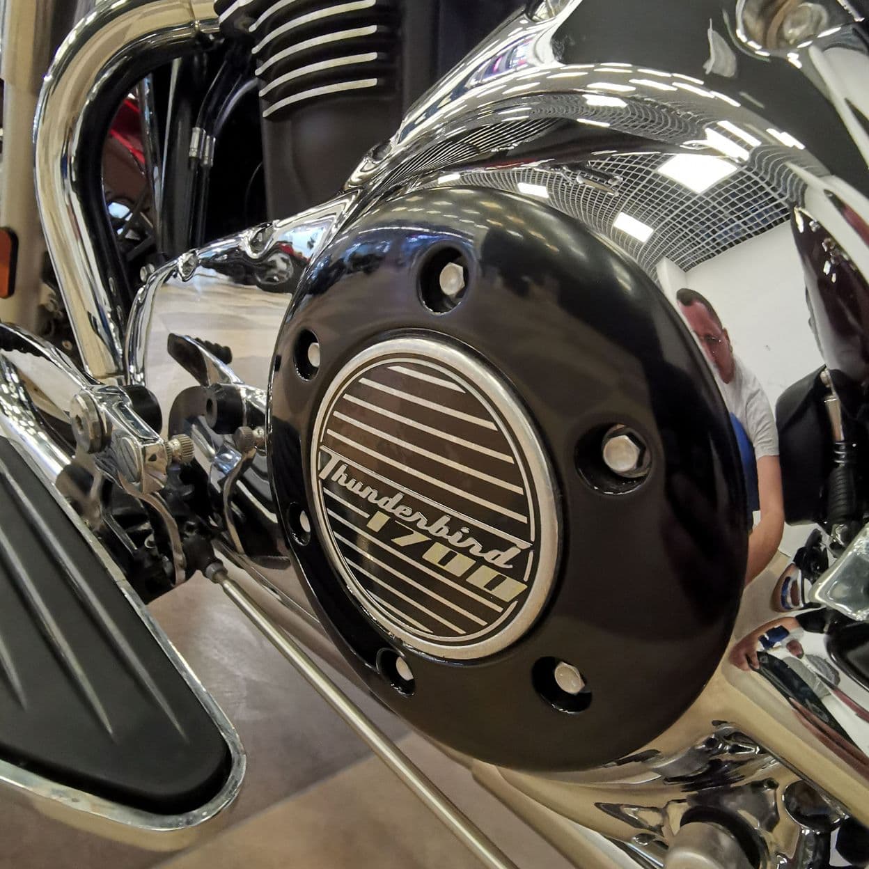 Купить Triumph Thunderbird Commander 1700