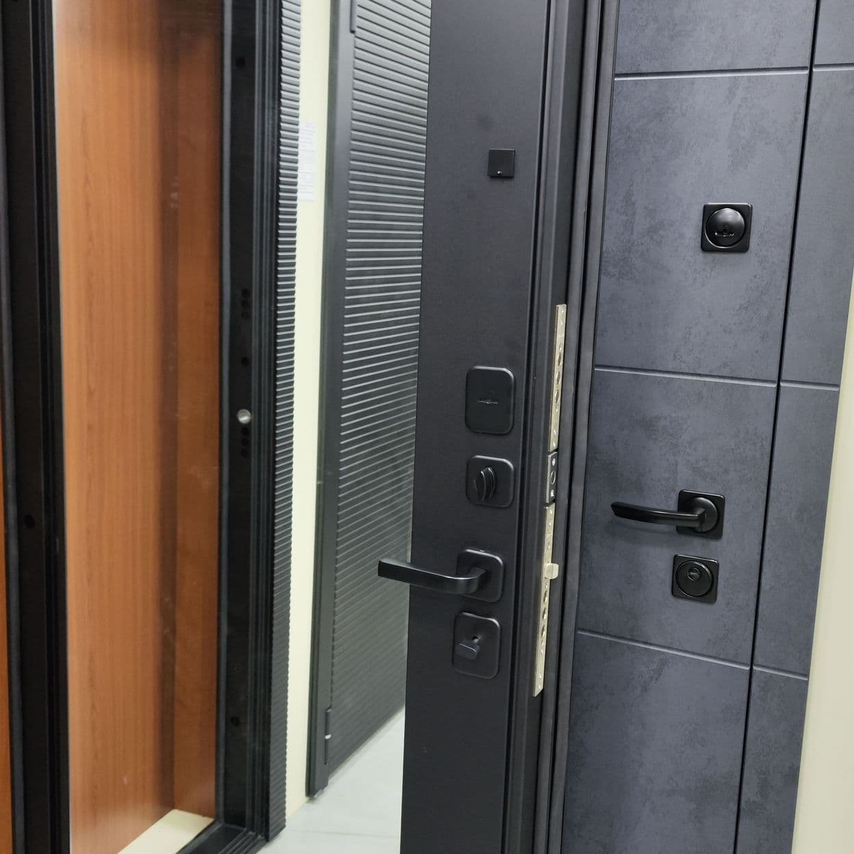 Купить Дверь входная "ЛАМБО" зеркало, ВДК