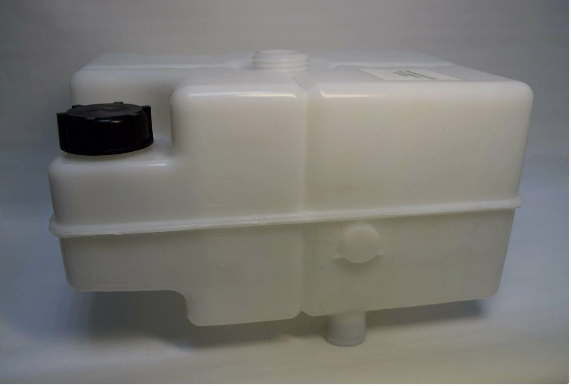 Купить Бачок расширительный КАМАЗ-6520 пластик с крышкой (без клапана) ТЕХНОКАМ. Артикул: 6520-1311010