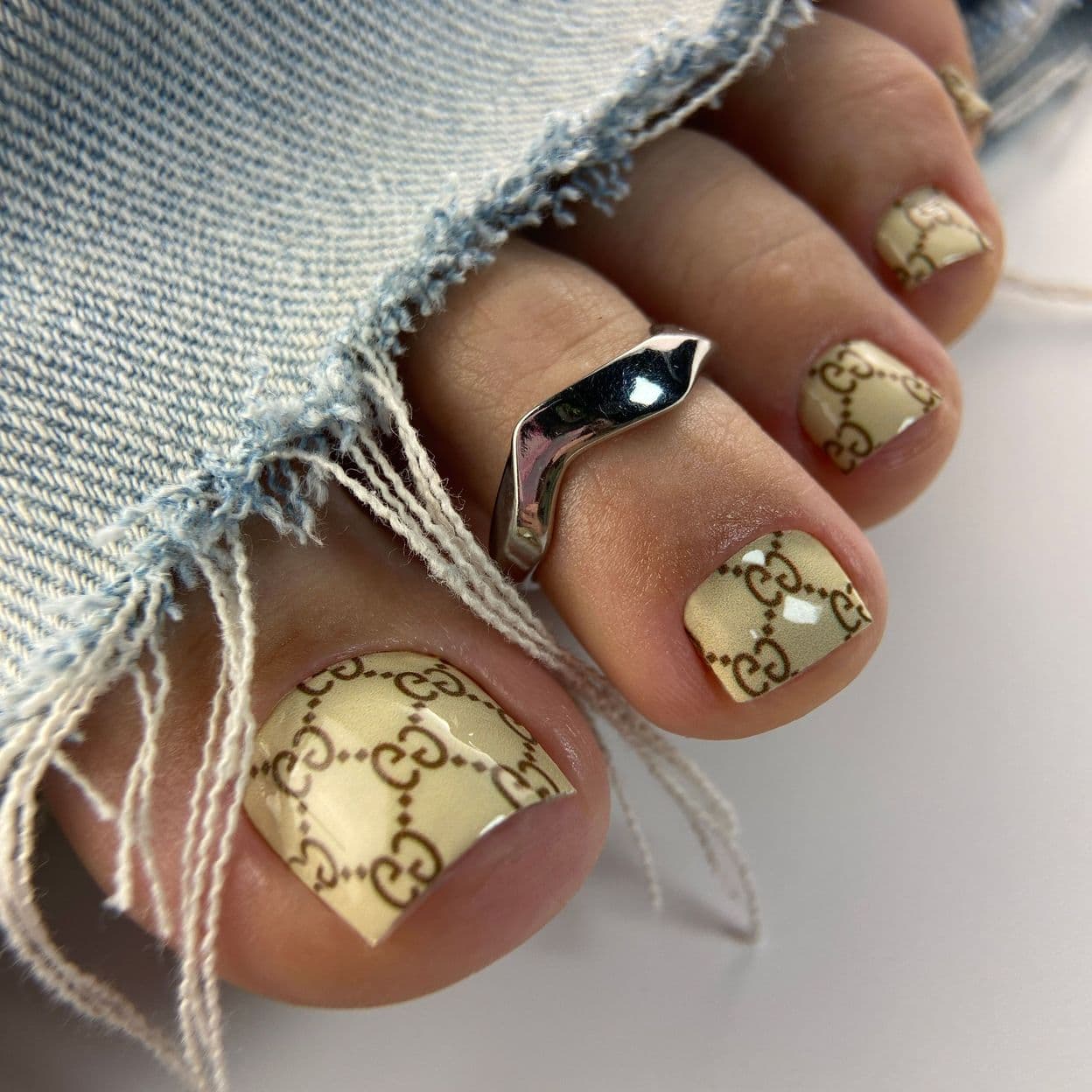 Купить Пленки для педикюра Feel Gucci